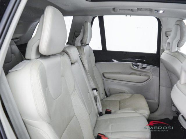 VOLVO XC90 D5 AWD Geartronic 7 posti Momentum
