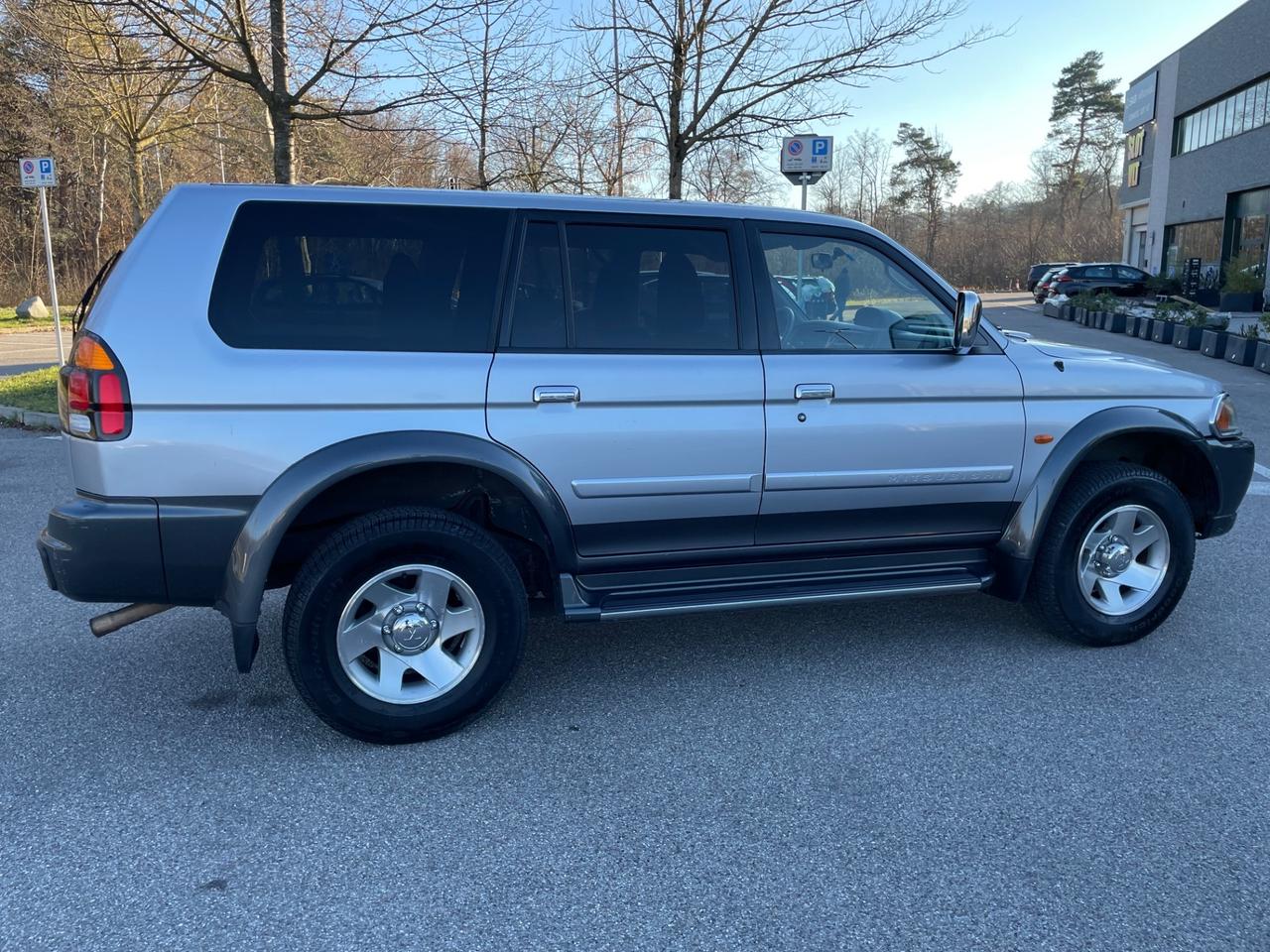 Mitsubishi Pajero Sport 2.5 TDI GLS TARGET *4X4 *