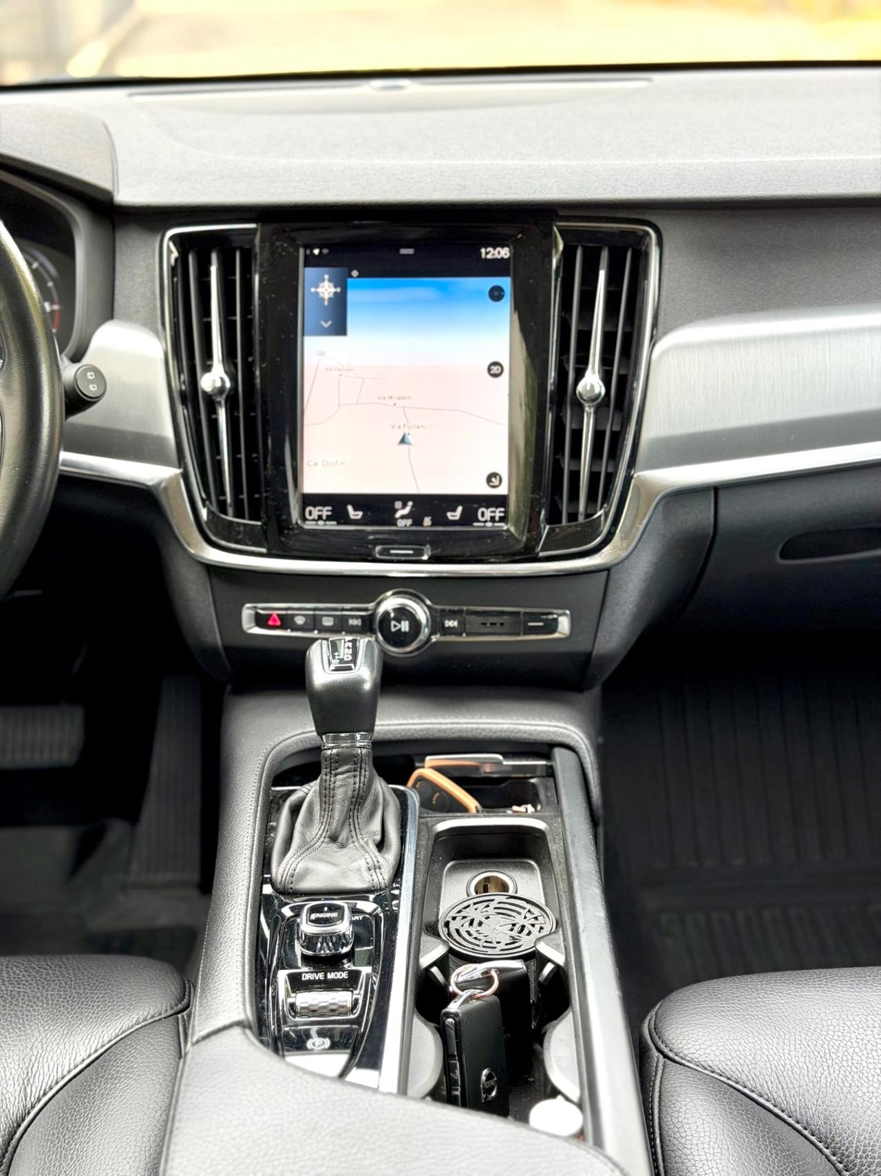 Volvo V90 D5 AWD Geartronic Momentum