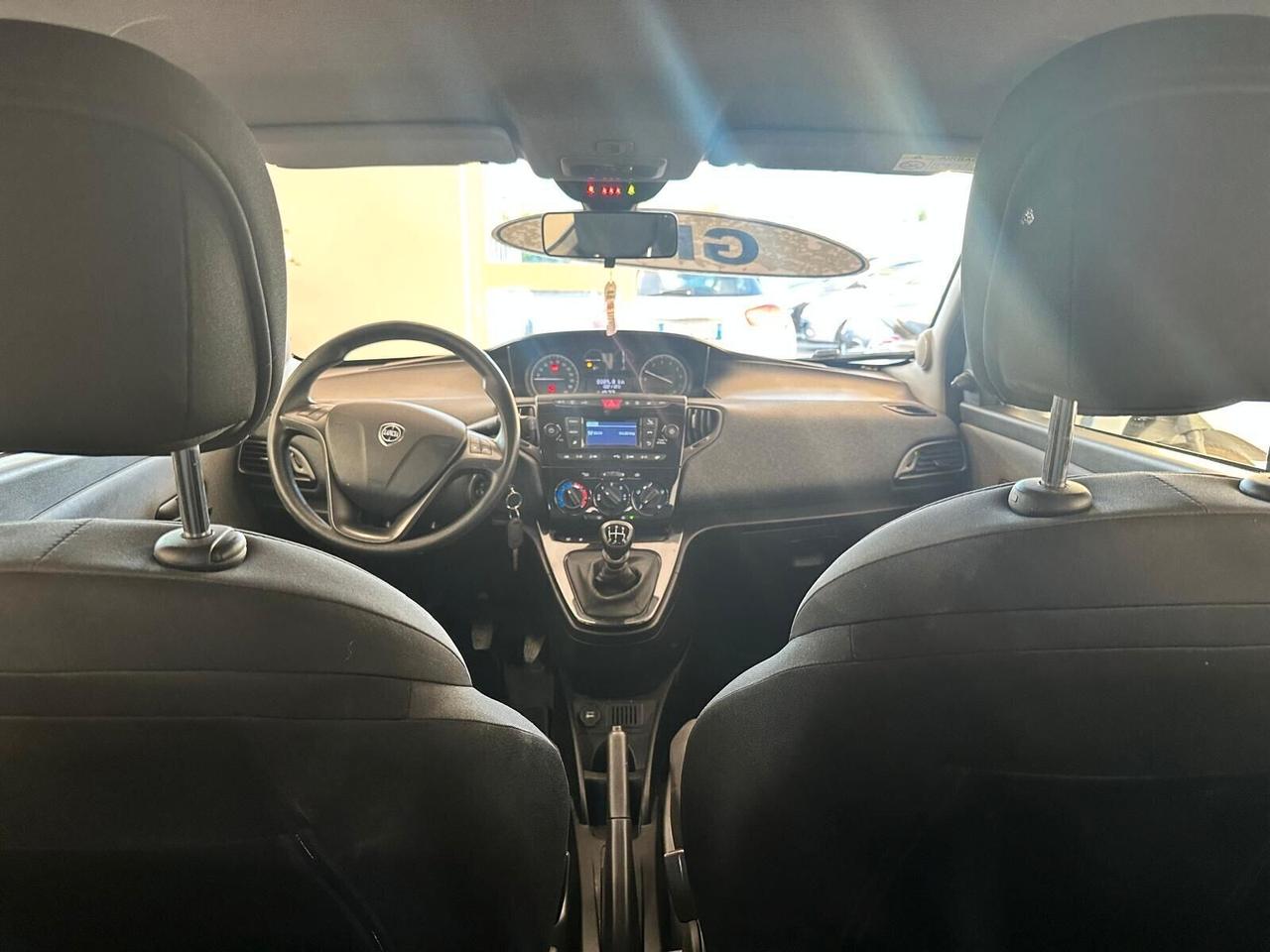 Lancia Ypsilon 1.2 69 CV 5 porte GPL Ecochic Silver