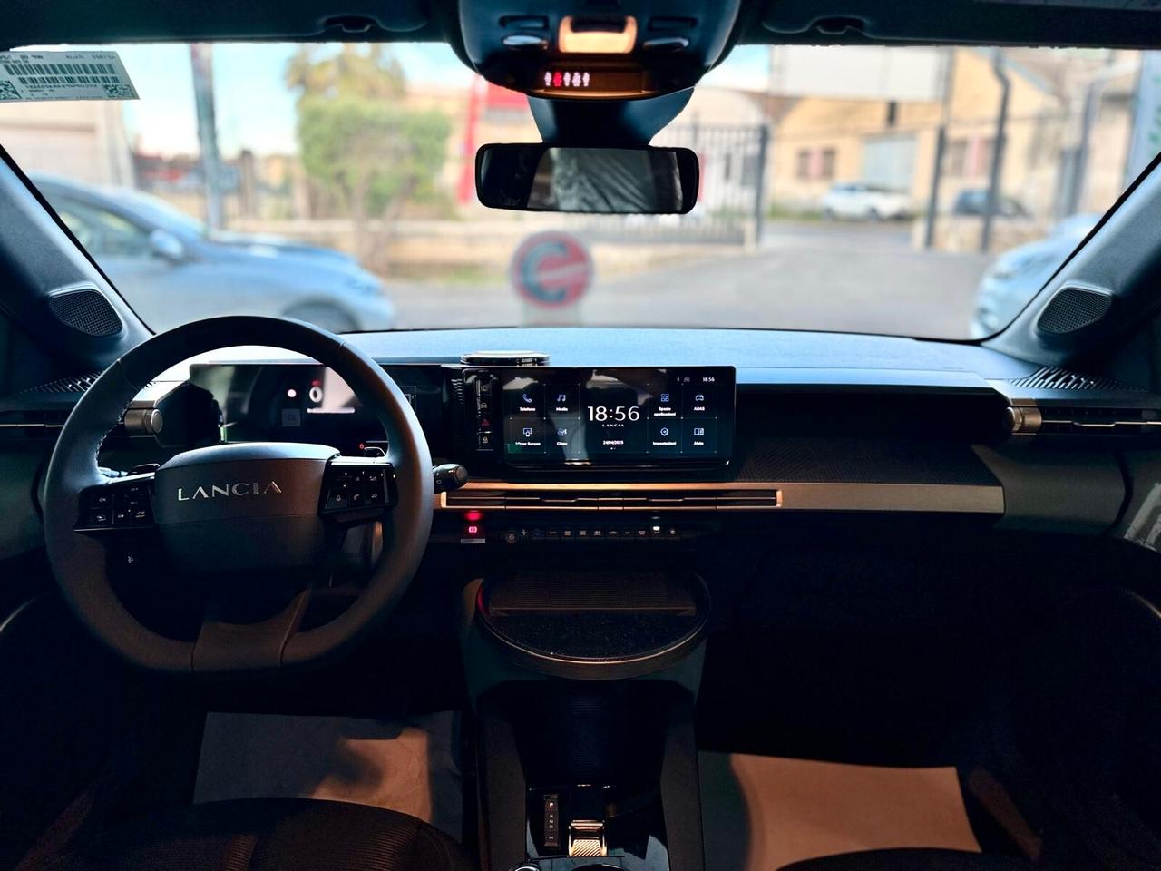 Lancia Ypsilon Hybrid e-DCT