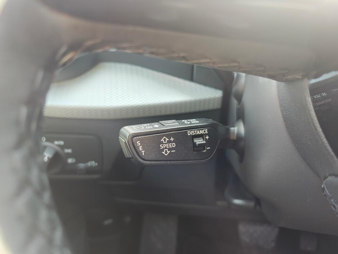 Audi Q2 35 TDI S tronic Identity Black