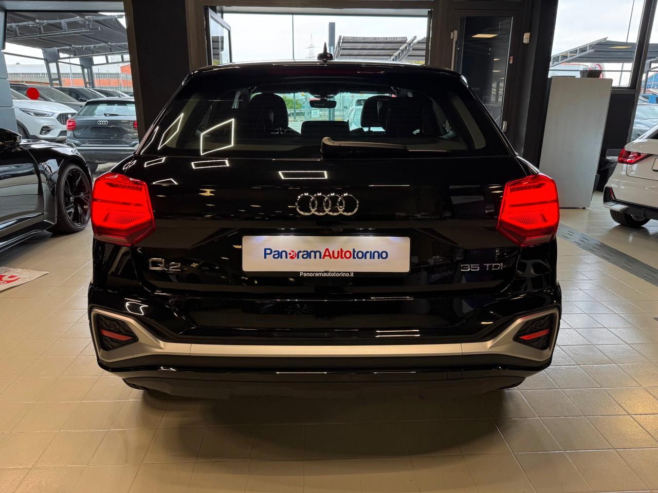 AUDI Q2 Q2 35 TDI S tronic Identity Black
