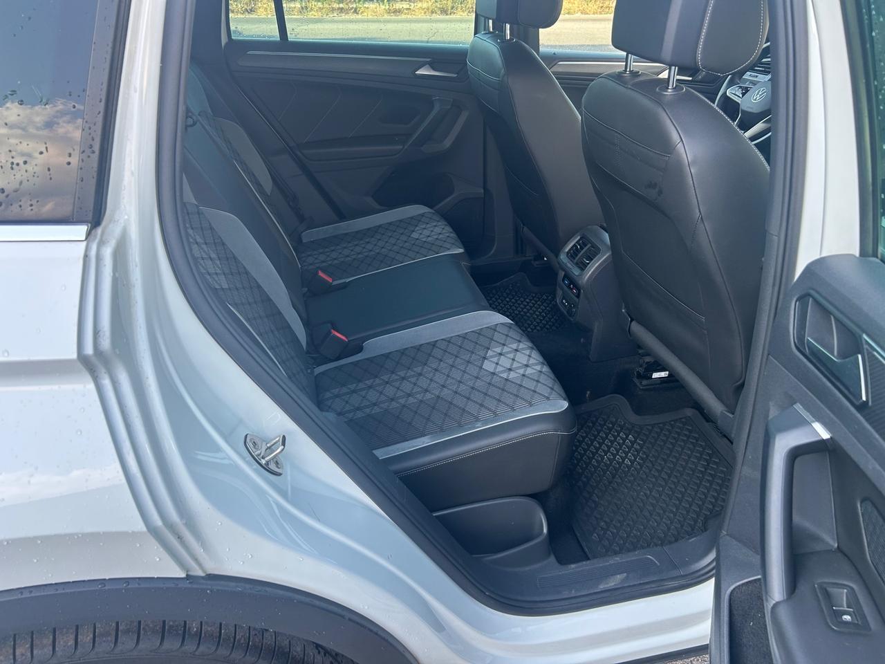 Volkswagen Tiguan 2.0 TDI 150 CV SCR DSG R-Line