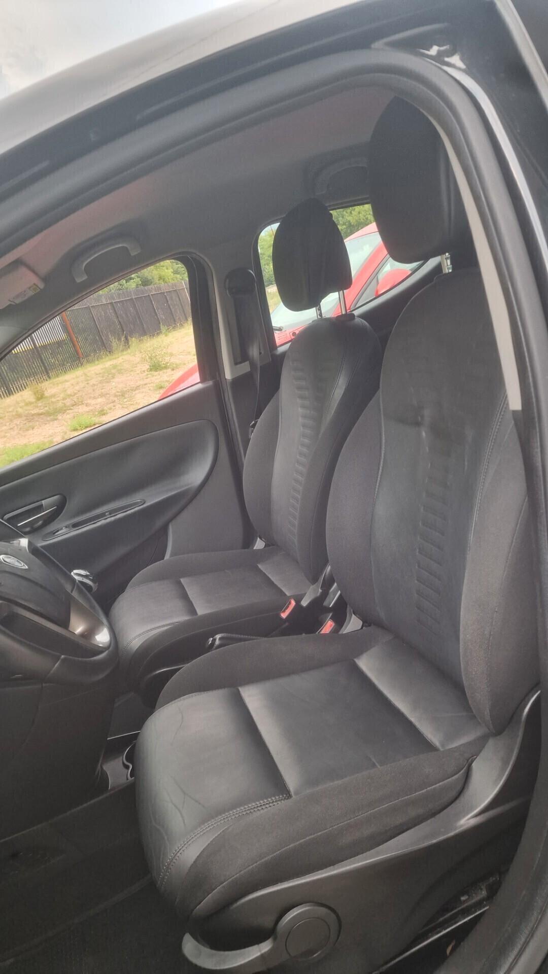 Lancia Ypsilon 1.2 69 CV 5 porte GPL Ecochic Gold
