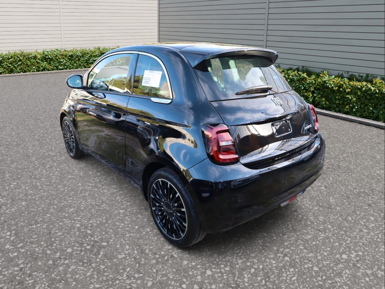 FIAT New 500 1.0cc 65cv Hybrid ICON + Pack Style