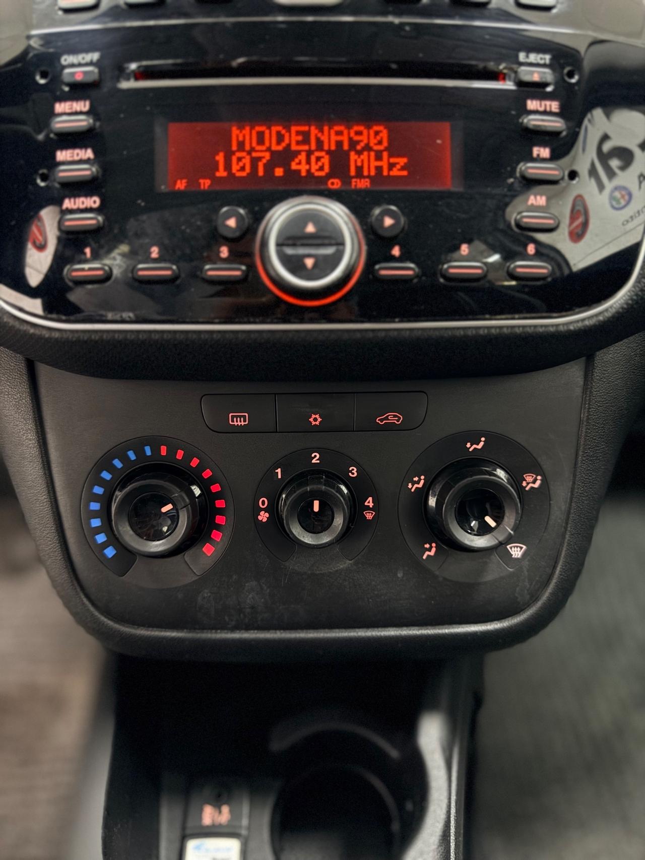 Fiat Punto 1.4 8V 5P GPL Lounge 01/2013 Neopatentati