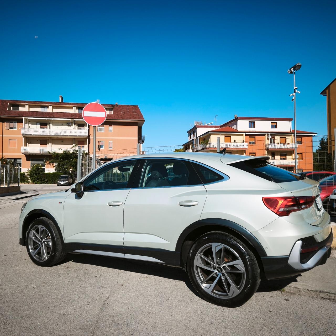 Audi Q3 35 TFSI S tronic line edition