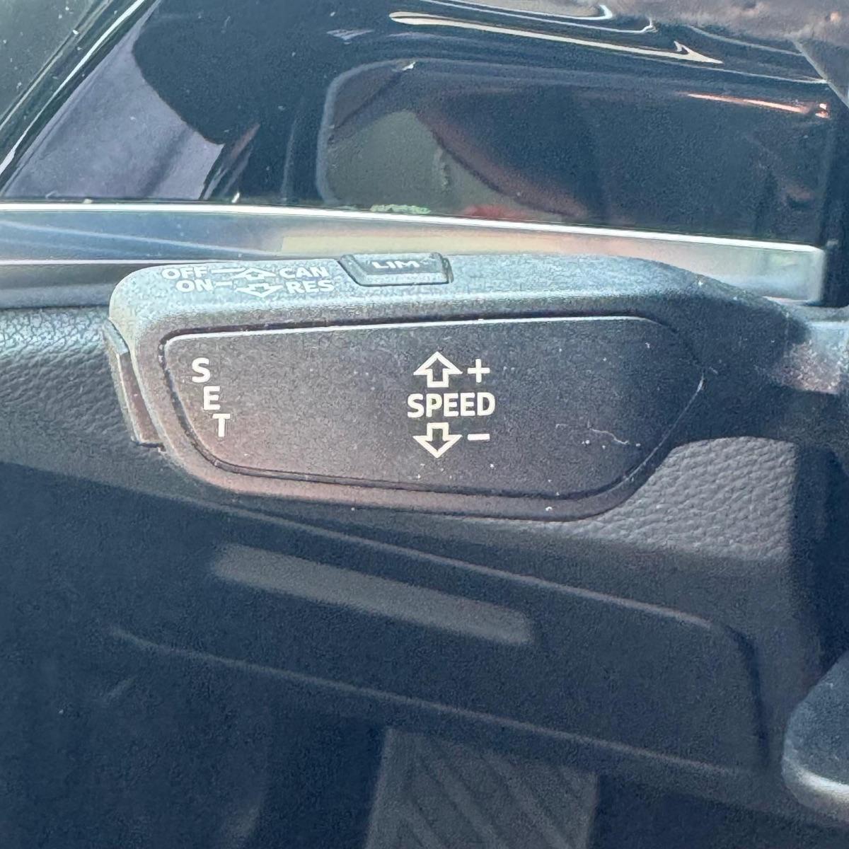 AUDI - Q3 - 35 TDI S tronic Business