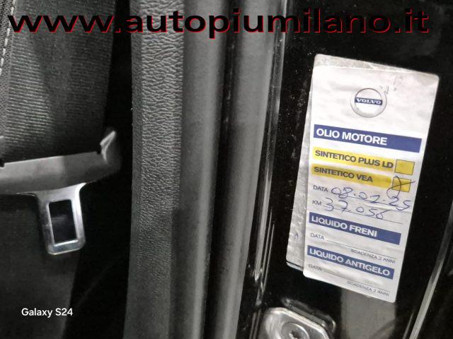 VOLVO XC40 T2 Geartronic Momentum Pro
