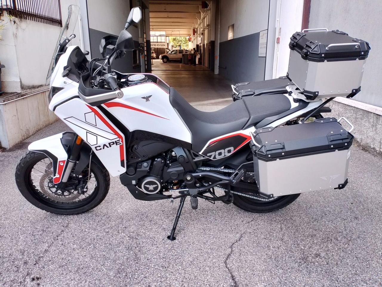 Moto Morini X-Cape 700 cerchi a raggi neri