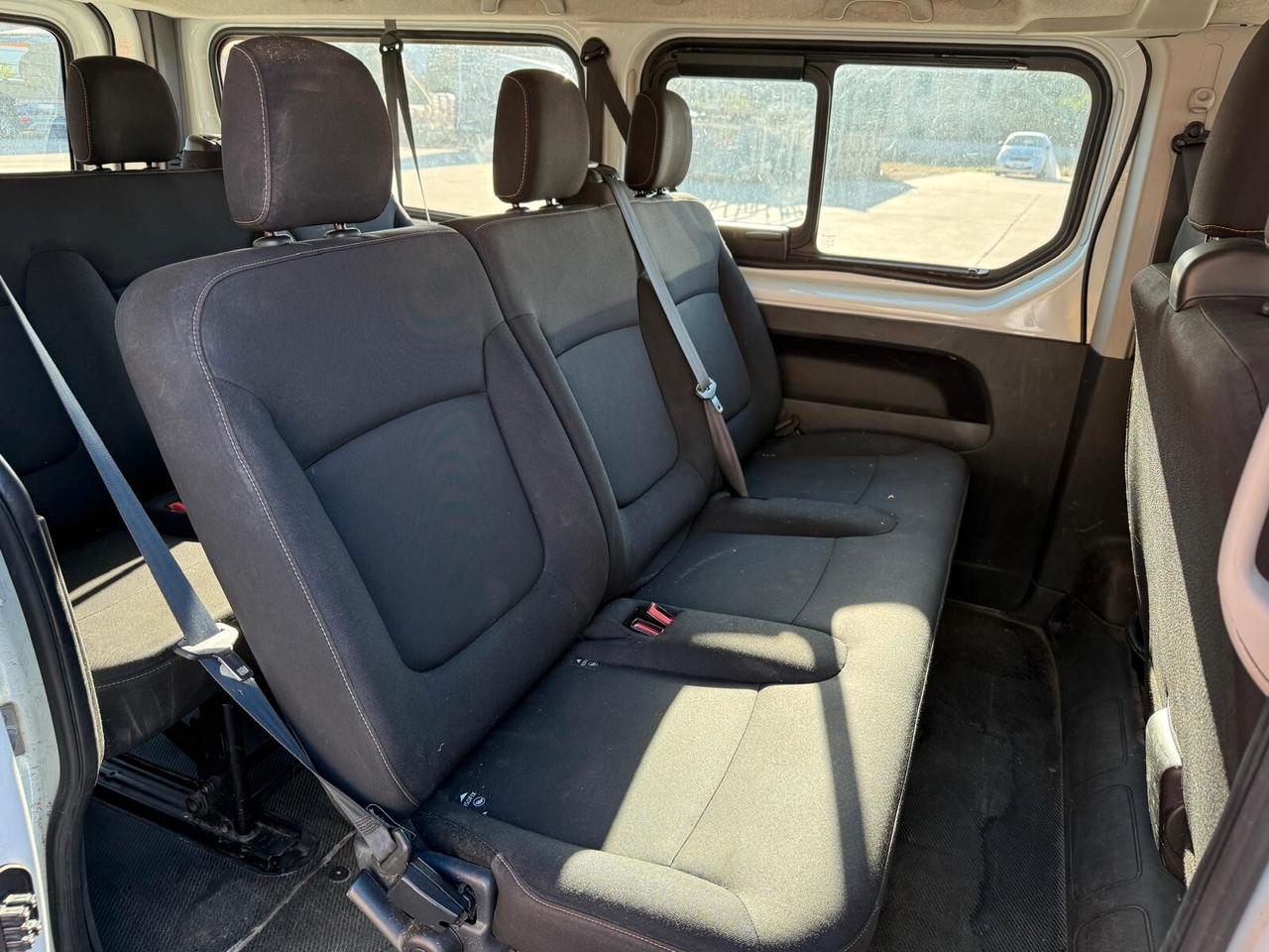 Renault TRAFIC 1.6 dCi 125CV 9 POSTI PASSO LUNGO NO CLIMA + IVA