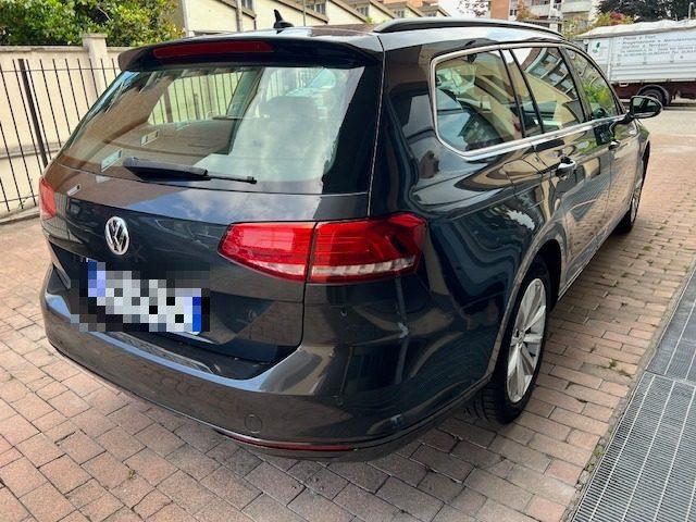 VOLKSWAGEN Passat 1.6 TDI SCR DSG Business BMT