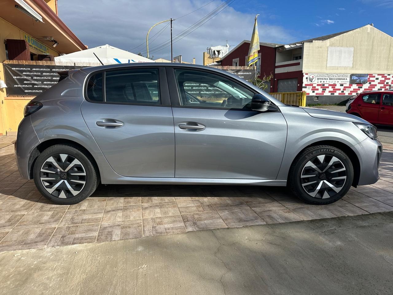 Peugeot 208 PureTech 75 S&S 5 p. Active KM 677 - 06/2024