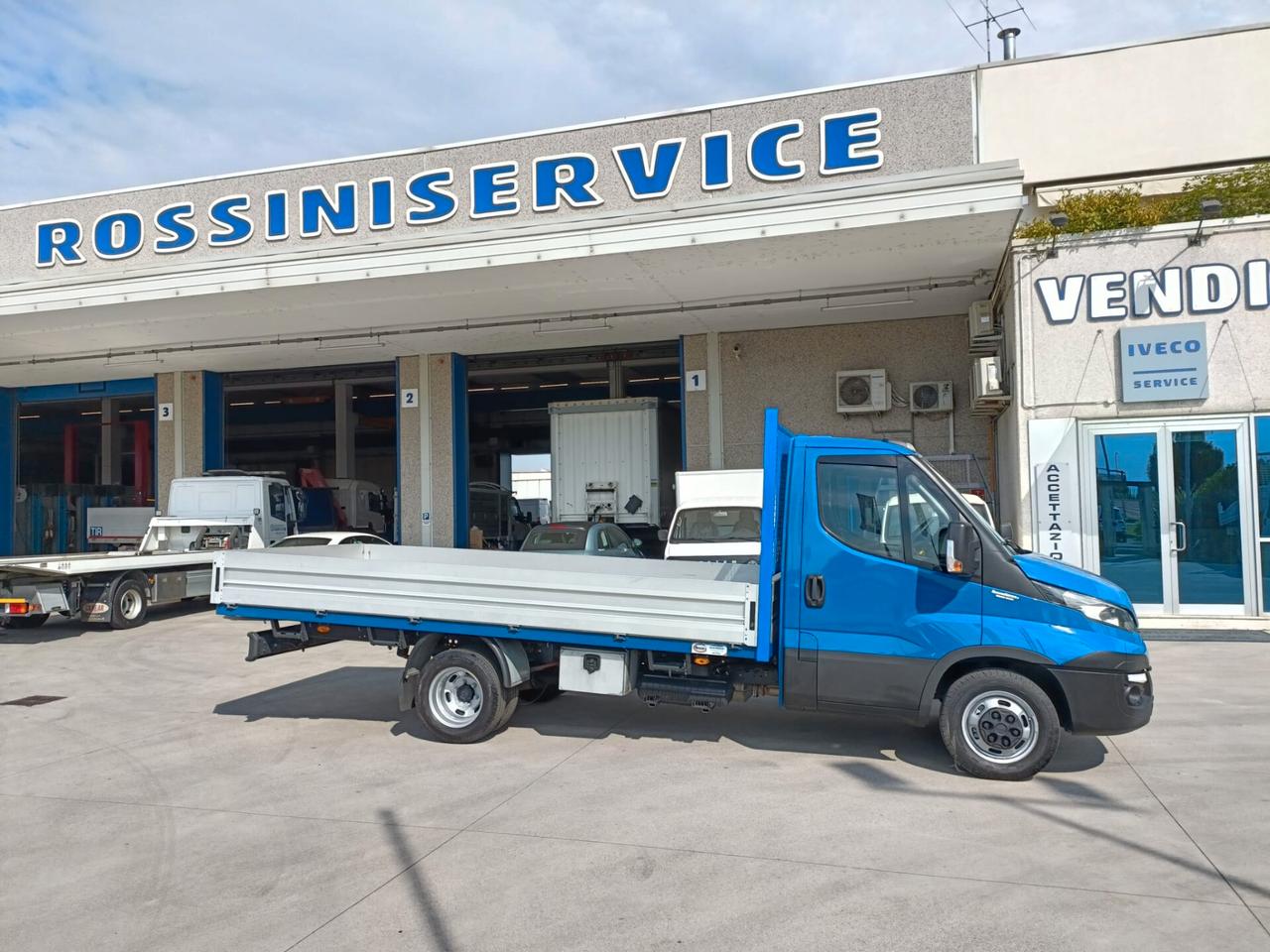 Iveco Daily CASSONE FISSO PASSO LUNGO