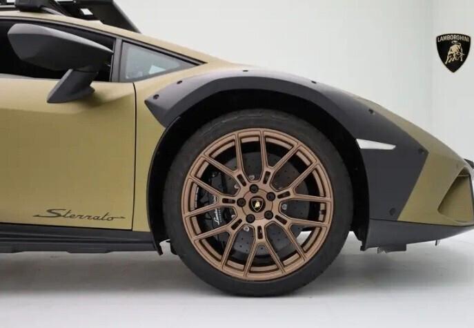 Lamborghini Huracan SPETTACOLARE Sterrato my 24 verde gea garanzia ufficiale