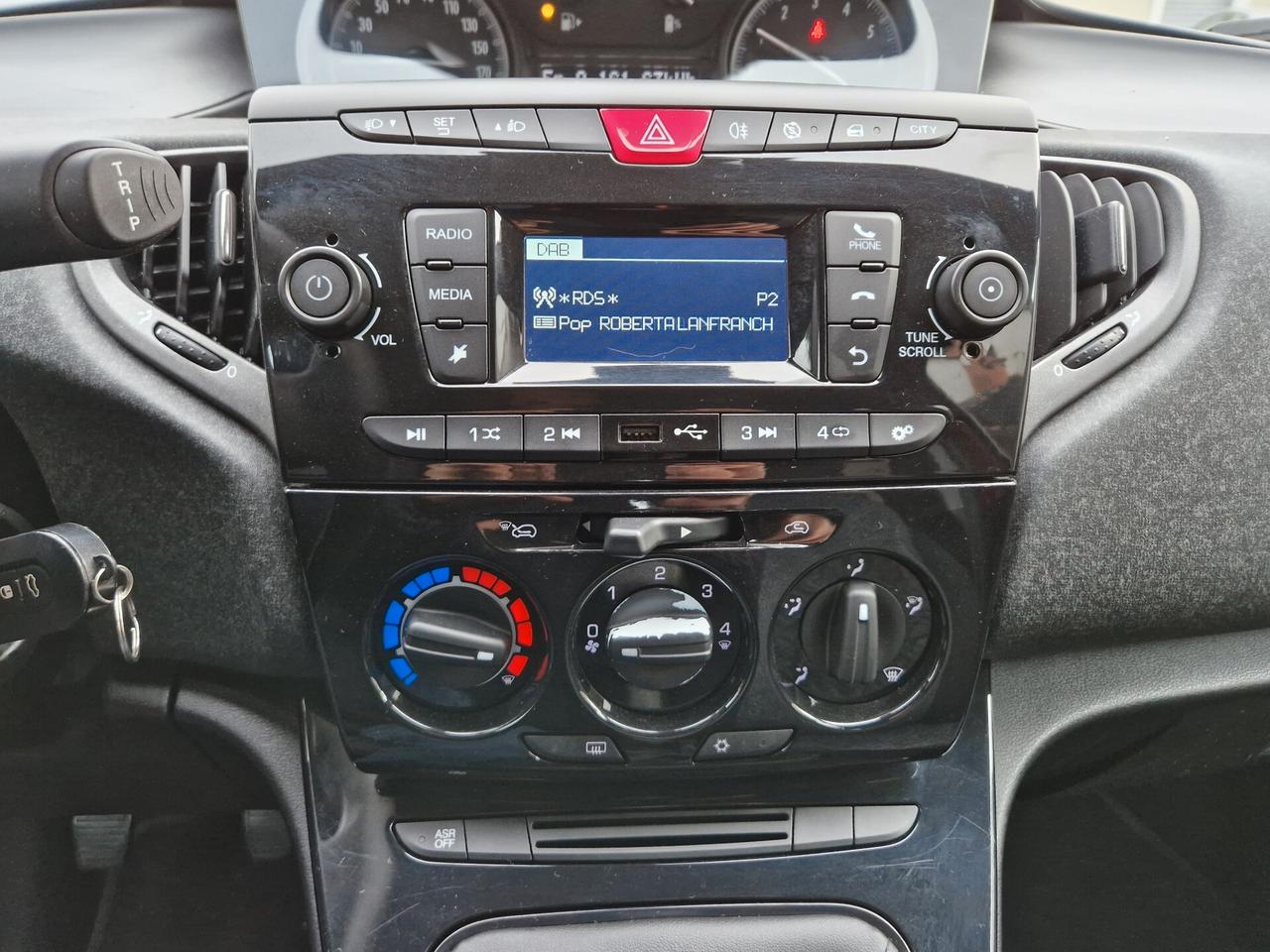 Lancia Ypsilon Hybrid 1.0 70CV "23.800 km" Bluetooth, Sensori p.