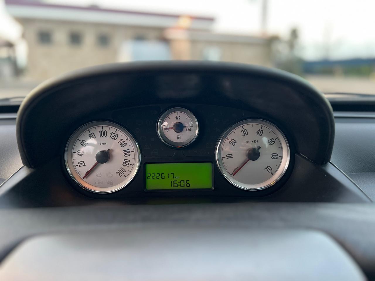 Lancia Ypsilon 1.3 MJT 90 CV Platino