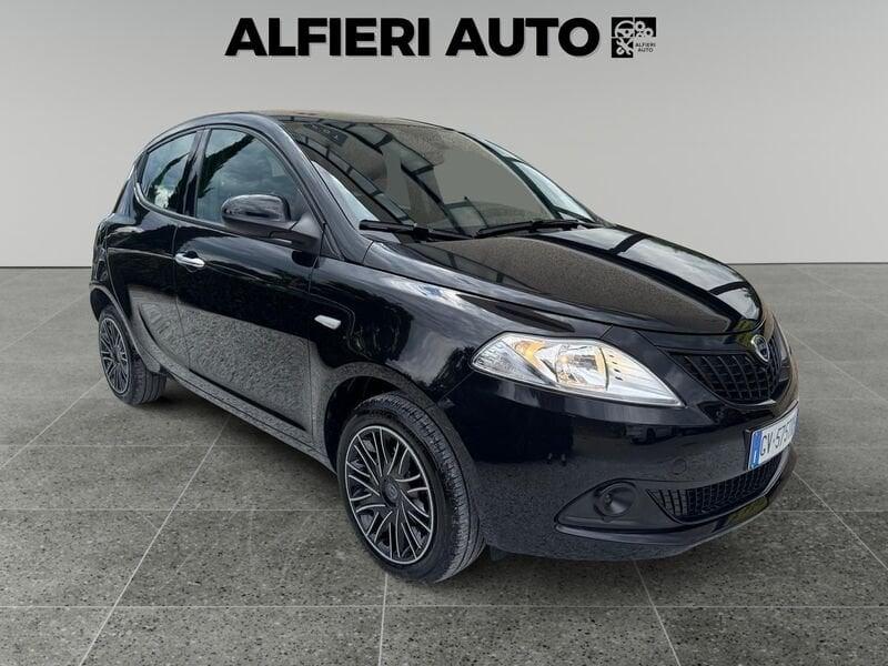 Lancia Ypsilon 1.0 FireFly Hybrid 70cv MT6 Silver S&S - 5 posti