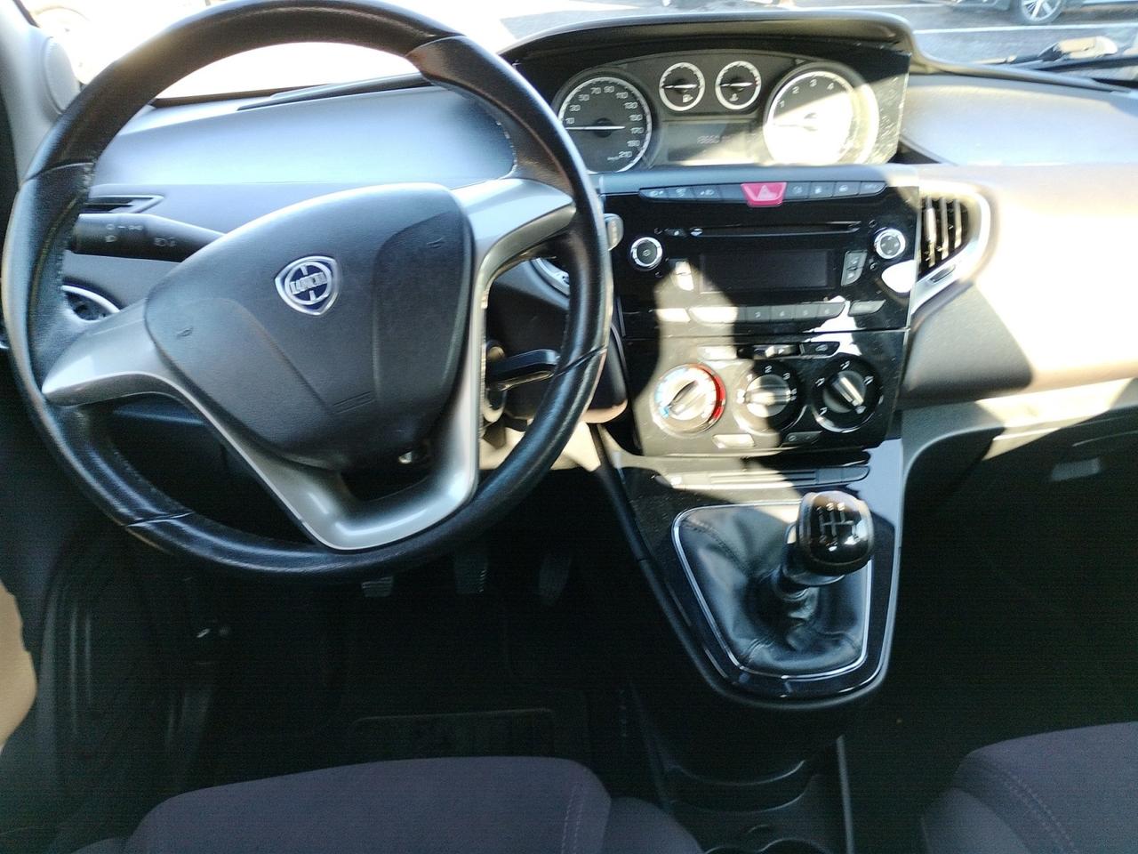 Lancia Ypsilon 5 Porte Ypsilon 0.9 t.air Gold ecochic metano 80cv
