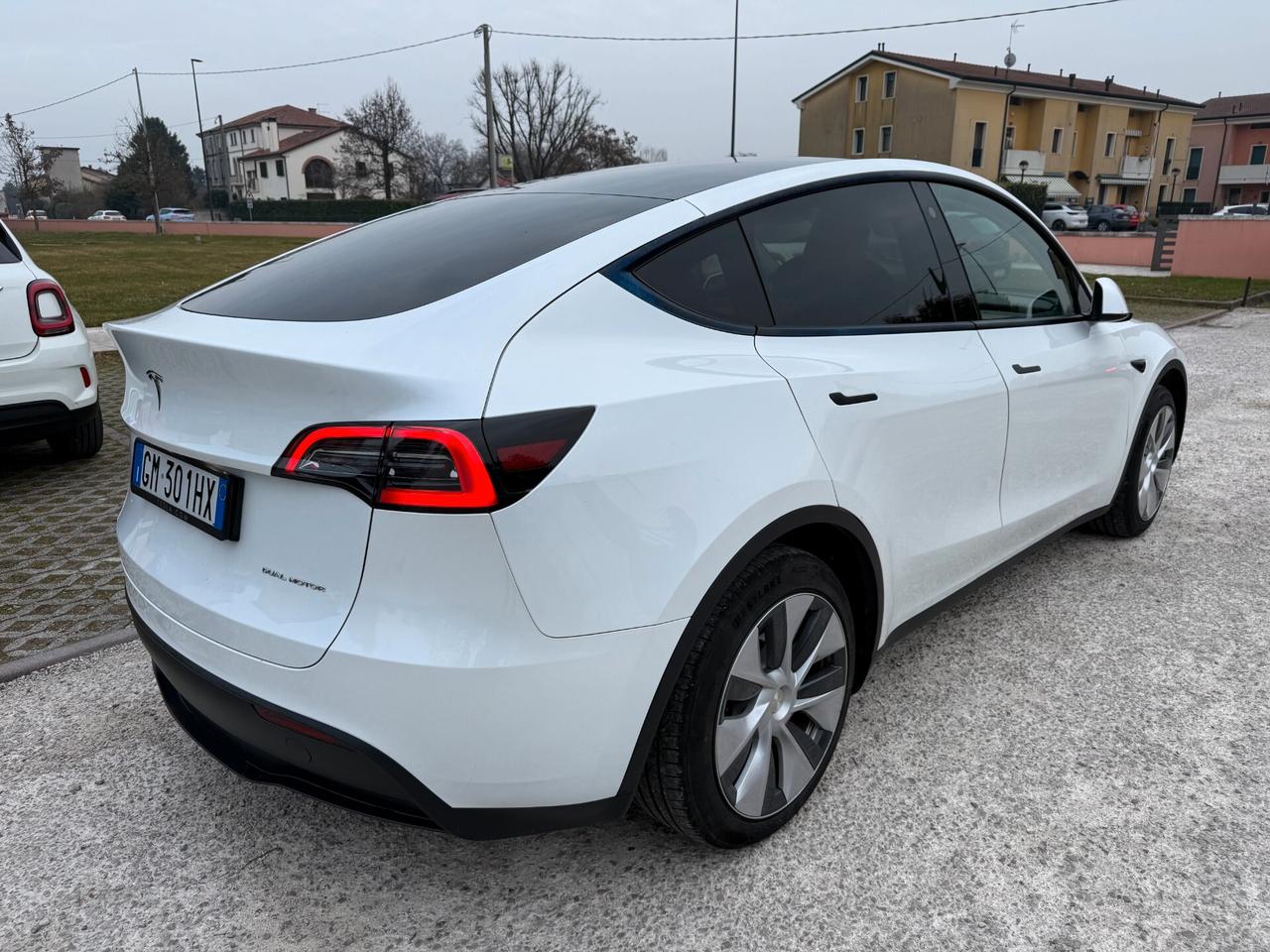 Tesla Model Y Long Range AWD