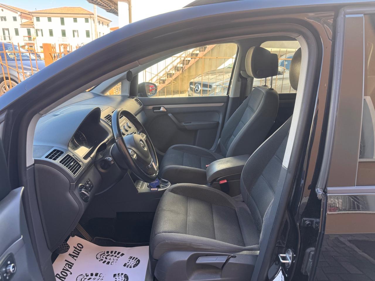 Volkswagen Touran 1.6 TDI 7 Posti Ok Neopatentati