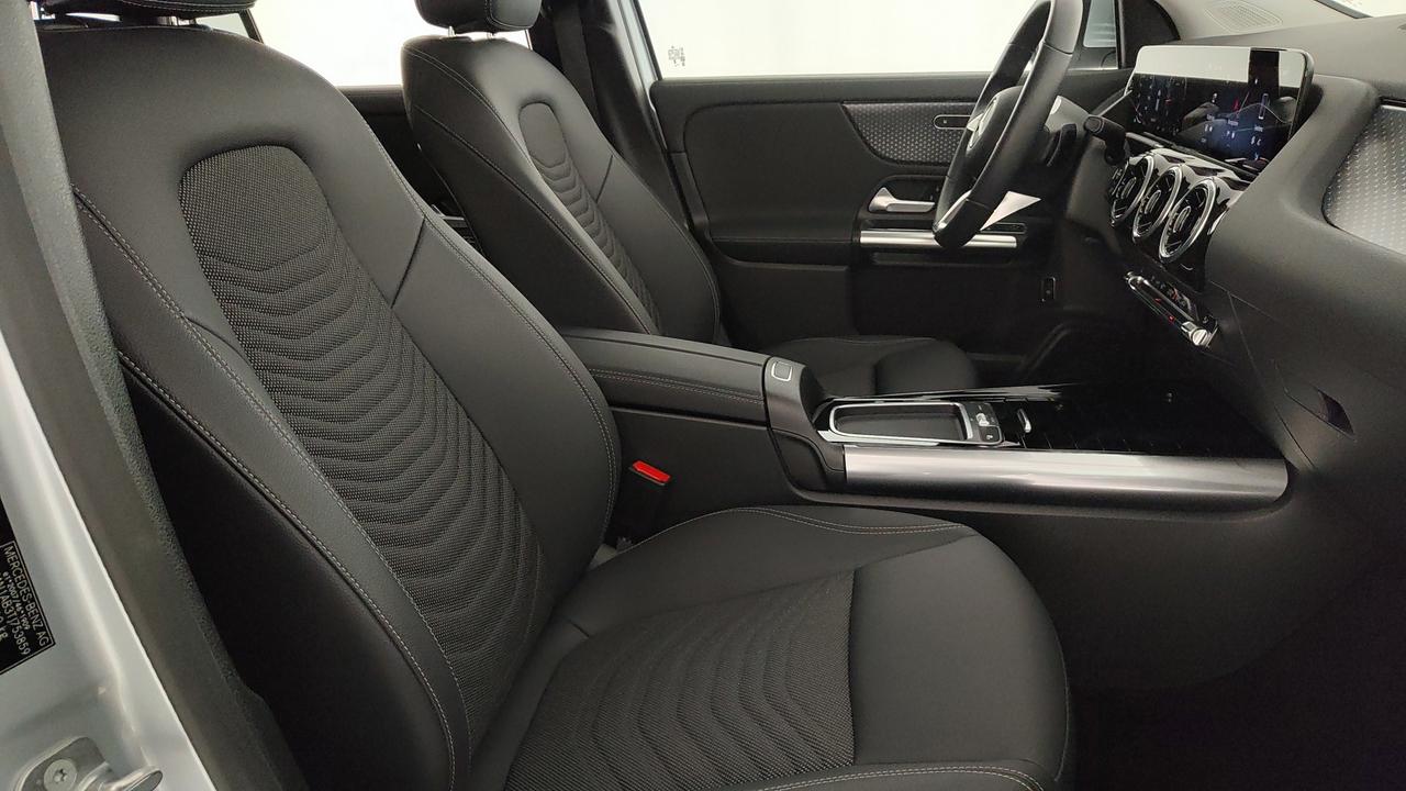 Mercedes-Benz GLA 180 d Progressive Advanced auto