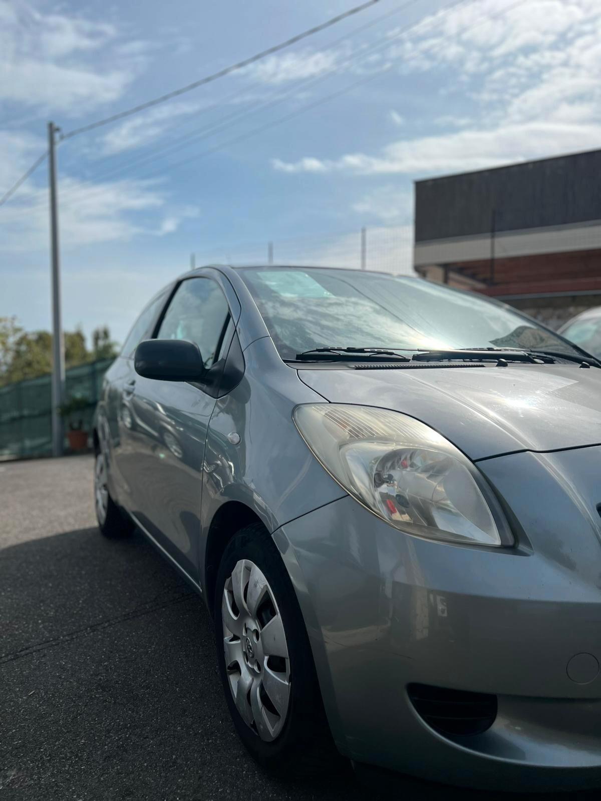 Toyota Yaris 1.3 M-MT 3porte Sol