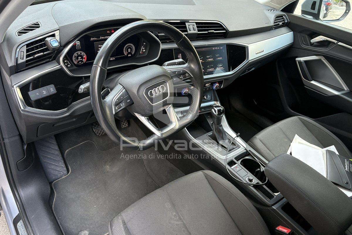 AUDI Q3 40 TDI quattro S tronic Business Advanced