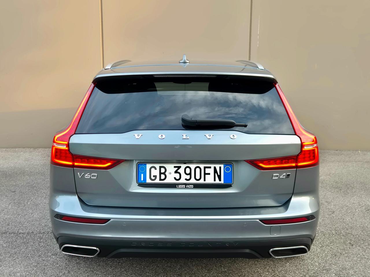 Volvo V60 Cross Country D4 AWD Geartronic Business Plus