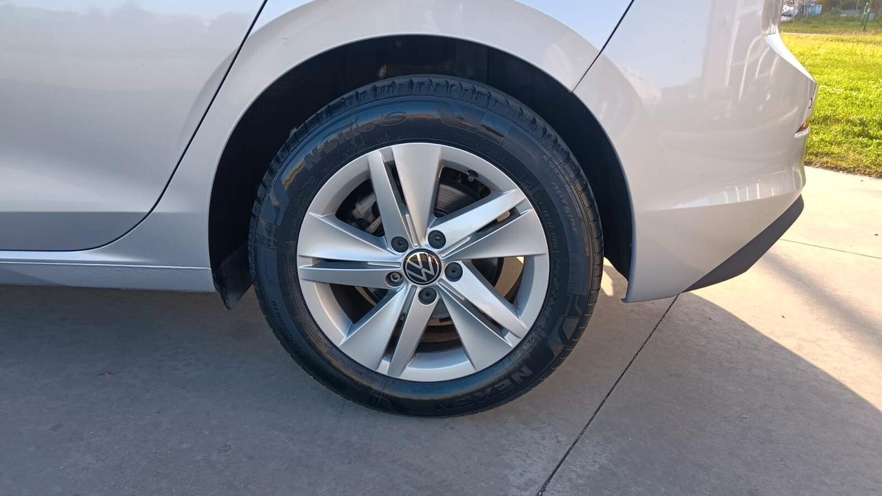 Volkswagen Golf 8 2.0 TDI 115 CV SCR Life