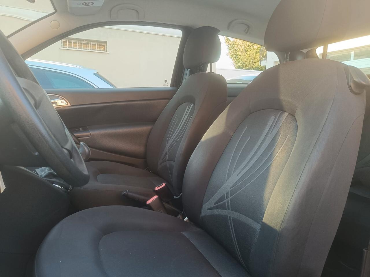 Lancia Ypsilon 1.2 69 CV