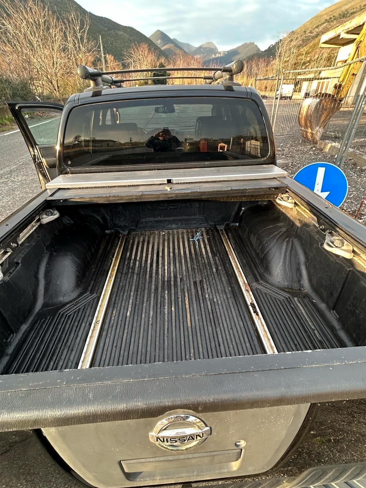 Nissan Navara 2.5 dCi 4 porte Double Cab Sport