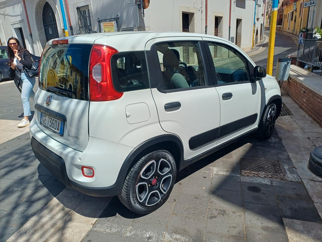 Fiat Panda Hybrid autocarro 4 posti
