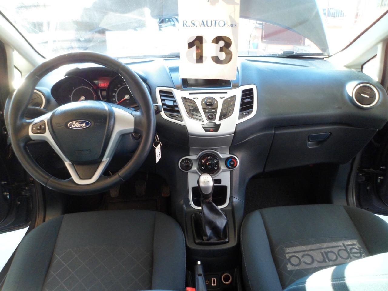 Ford Fiesta 1.4 TDCi 70CV 5 porte full 12