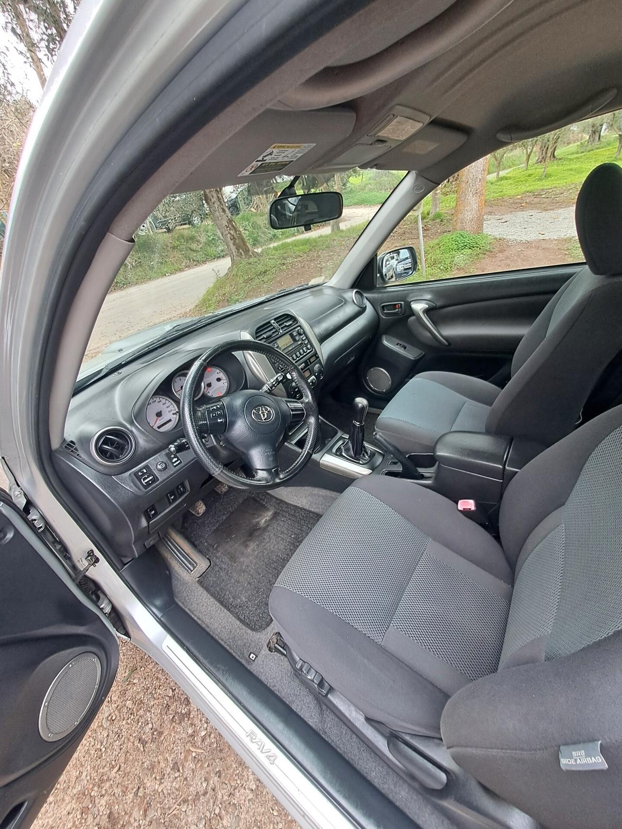 Toyota RAV 4 RAV4 2.0 Tdi D-4D cat 3 porte Sol