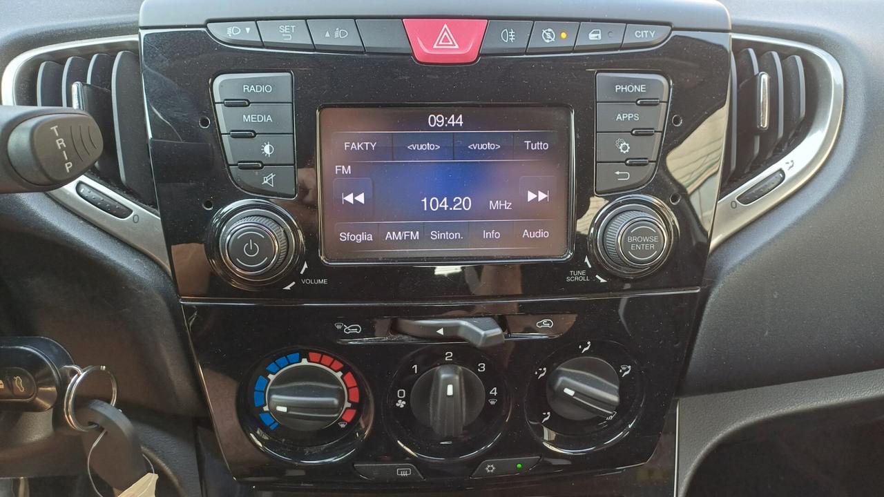 Lancia Ypsilon 1.2 69 CV 5 posti Silver Unica Proprietaria