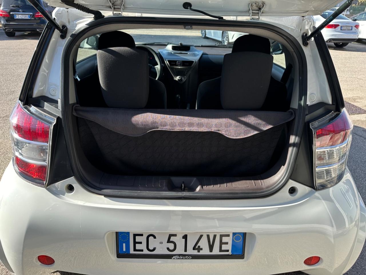 Toyota iQ 1.3 Executive CONFRONTA KM OPTIONAL