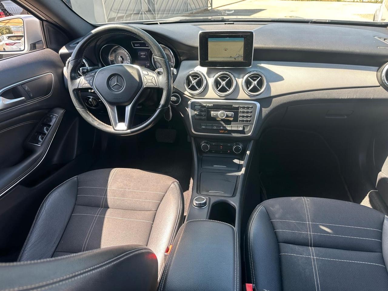 Mercedes GLA 220 4Matic Automatica