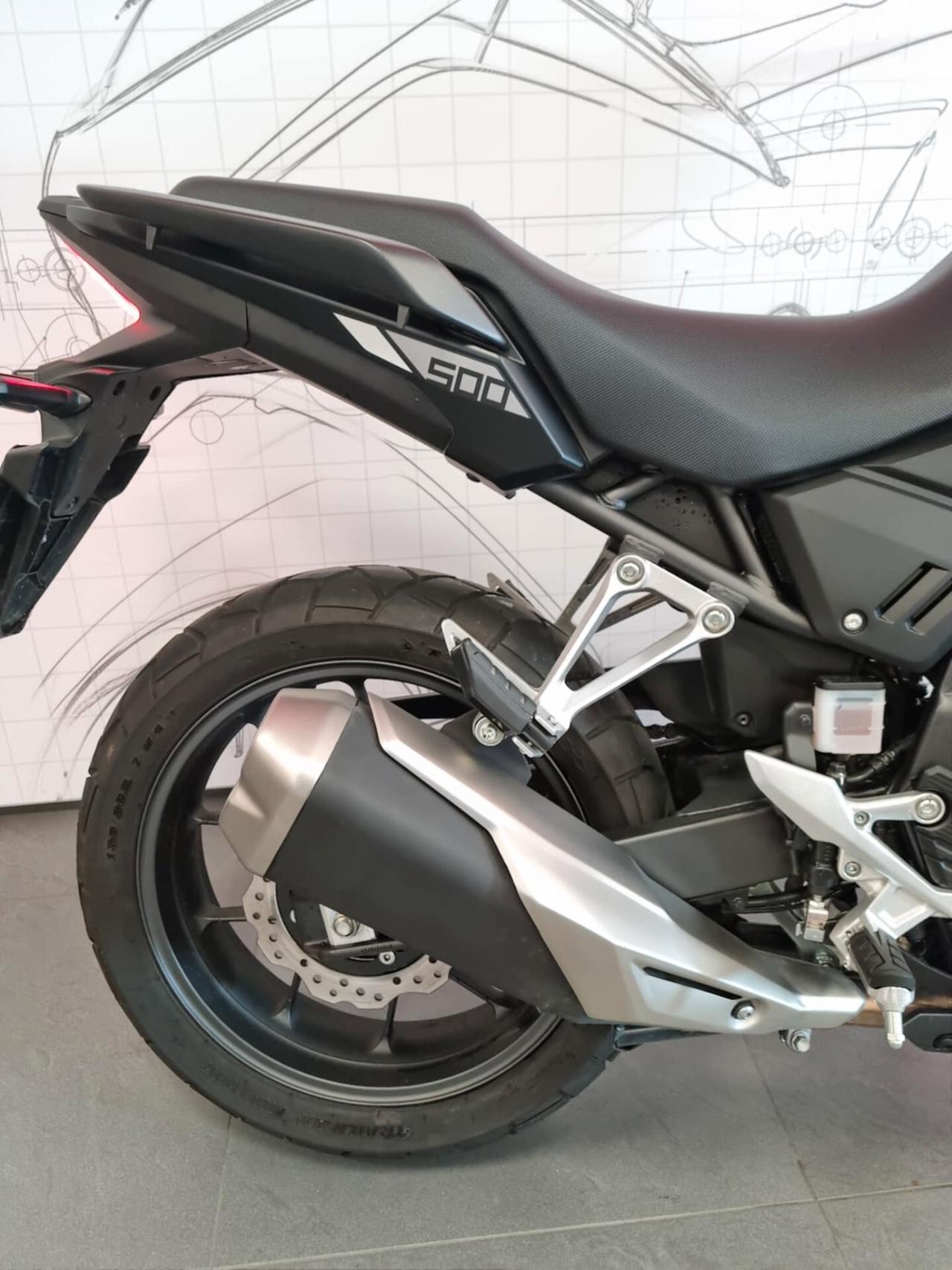 Honda NX 500 - 2025 - 5801 KM