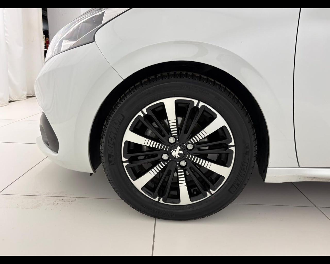 PEUGEOT 208 5p 1.5 bluehdi Signature s&s 100cv
