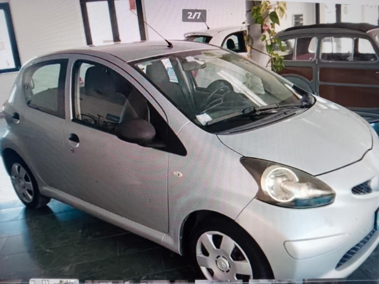 Toyota Aygo 1.0 12V VVT-i 5 porte Sol
