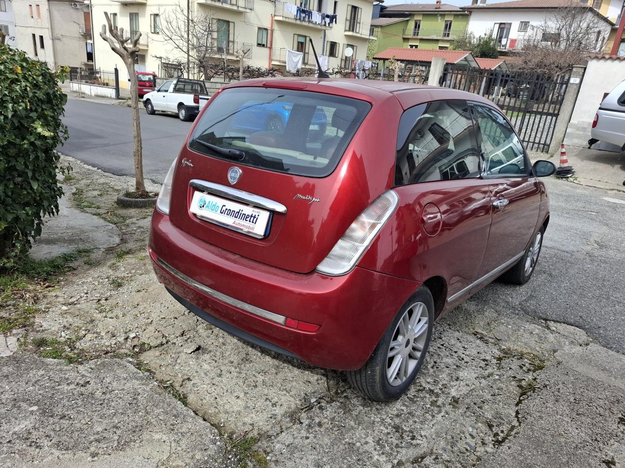 lancia ypsilon 1.3 mutijet 75 cv Versus