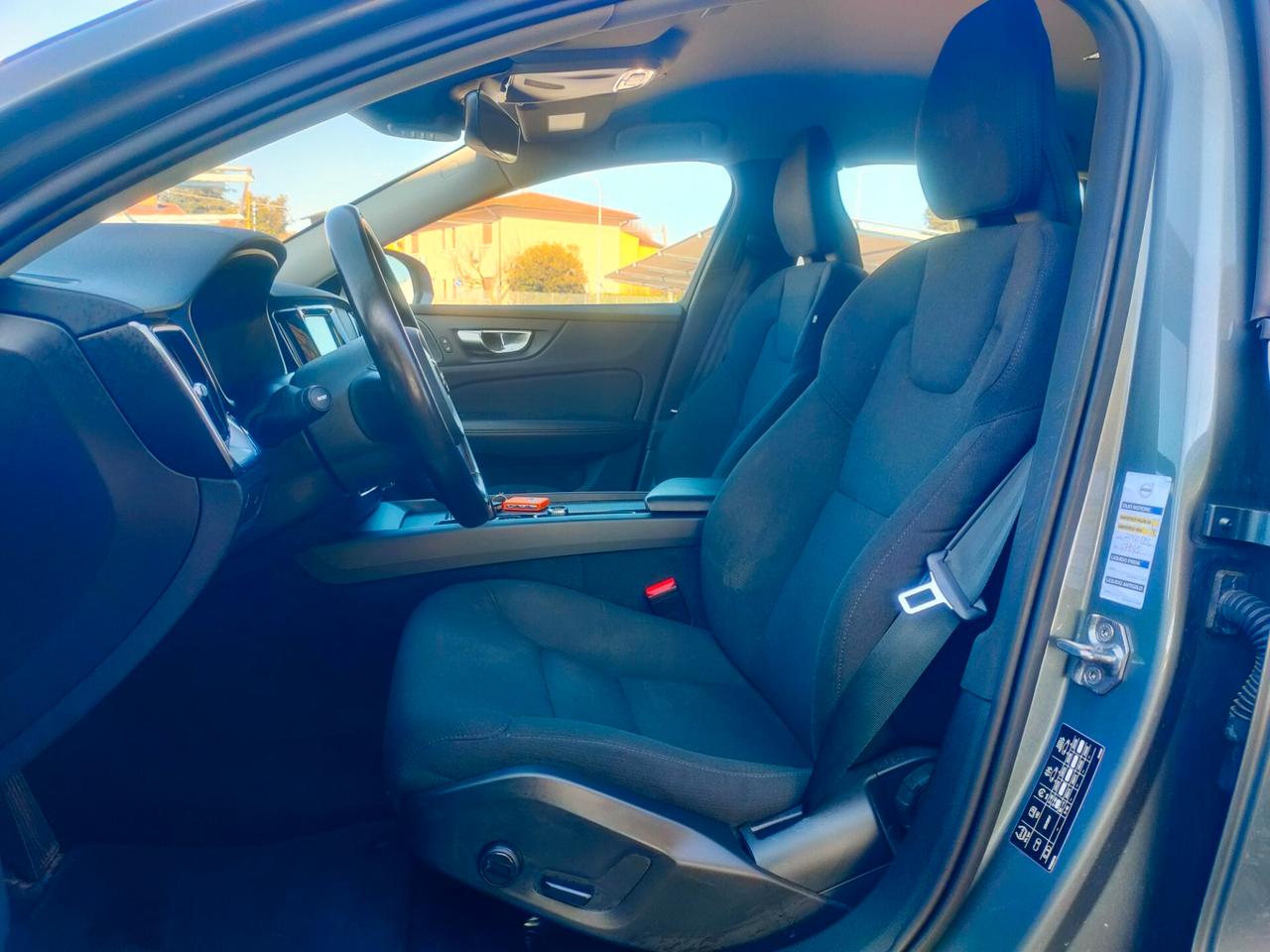 Volvo V60 B4 Geartronic Momentum Business Pro