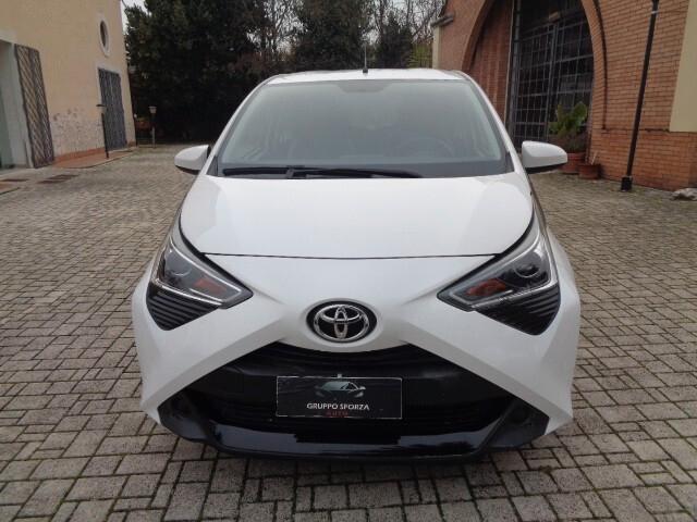 Toyota Aygo Connect 1.0 VVT-i 72 CV 5 porte x-play MMT AUTOMATICA