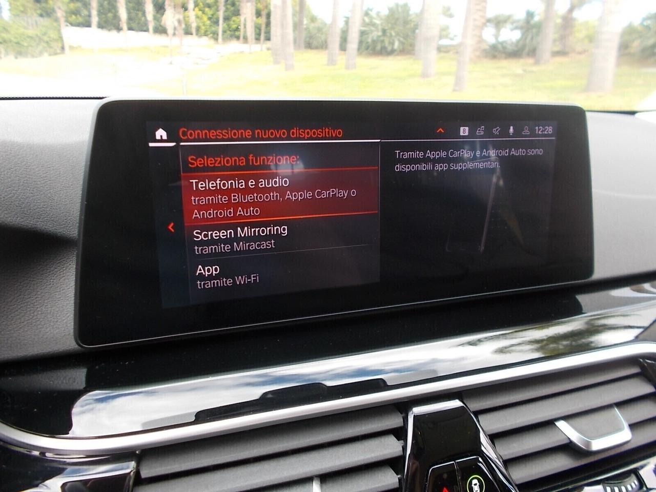 Bmw 518d Touring 150cv Aut. *FULL OPT.* da VETRINA