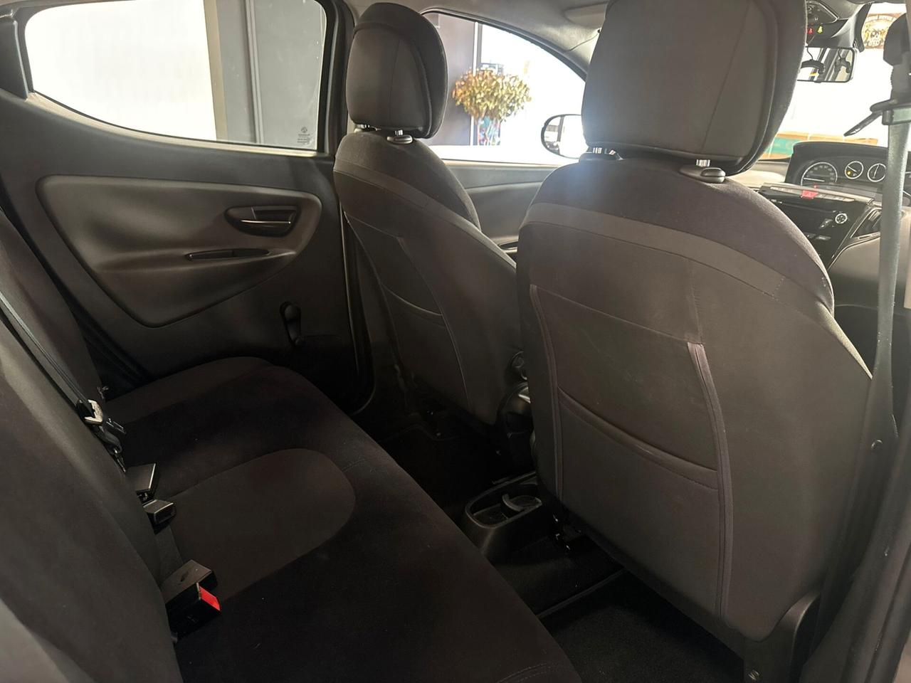 Lancia Ypsilon 1.2 69 CV 5 porte Silver