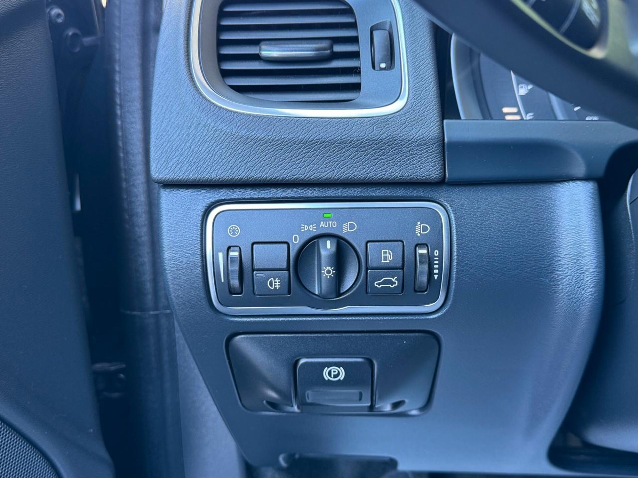 Volvo V60 1.6 d2 Momentum Powershift GARANZIA24MES