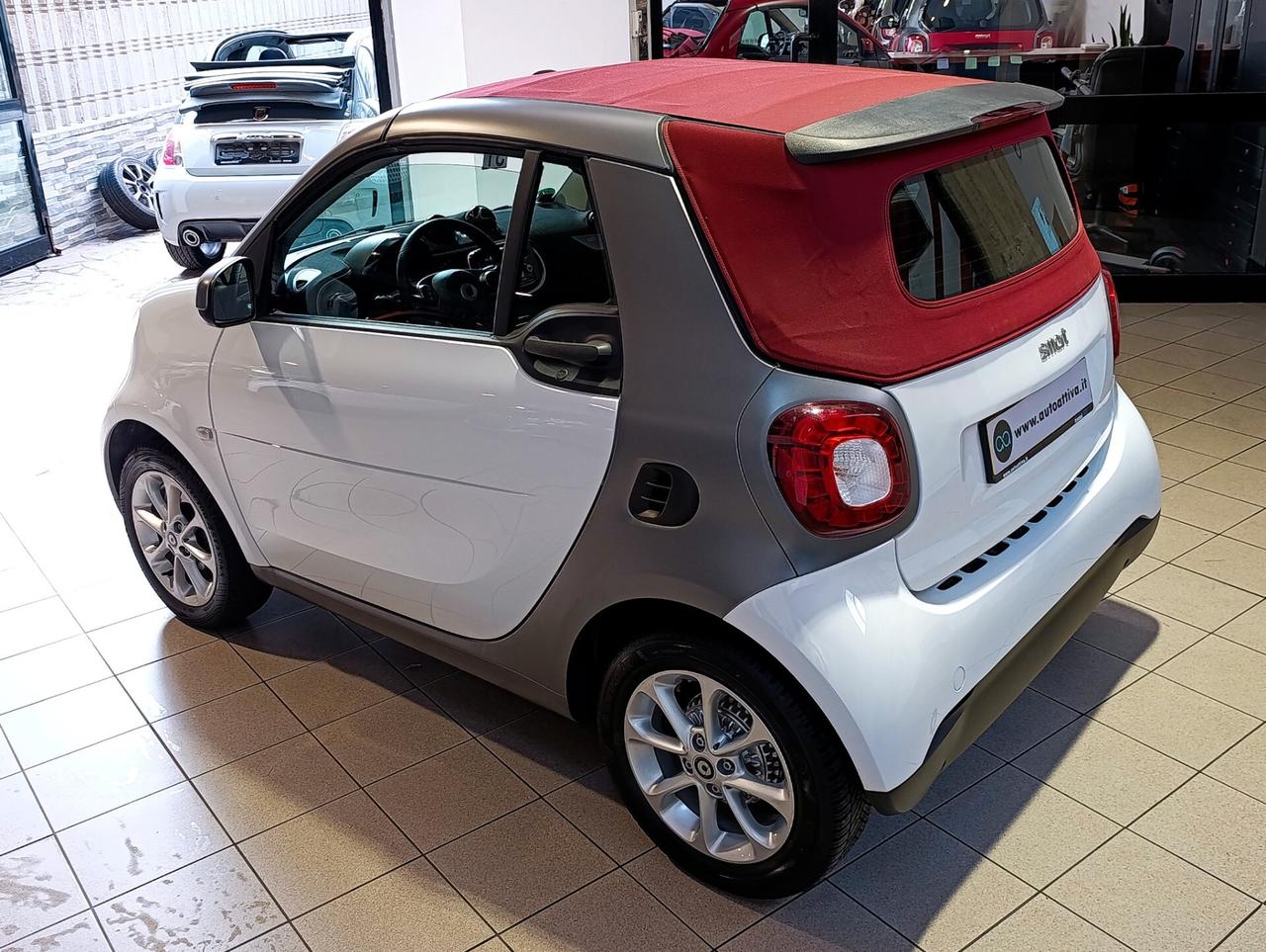 Smart ForTwo 90 0.9 T twinamic cabrio Passion Capote Rossa