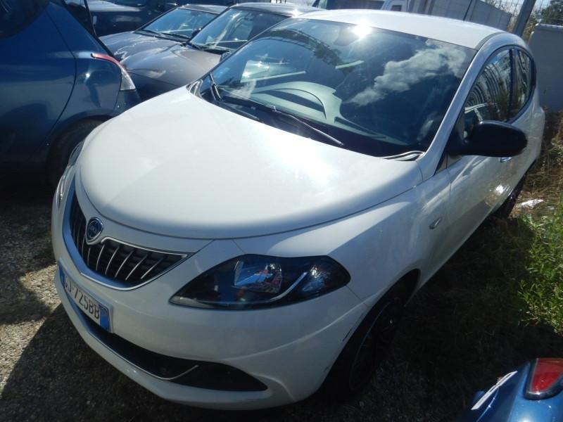 Lancia Ypsilon 1.0 FireFly 5 porte S&S Hybrid Ecochic Gold